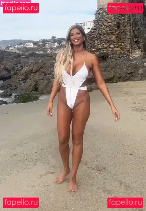 Shendelle Mullane Onlyfans Photo Gallery 