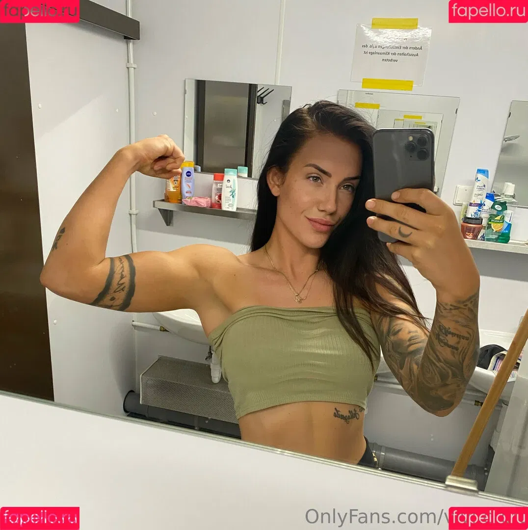 Viviaaan Onlyfans Photo Gallery 
