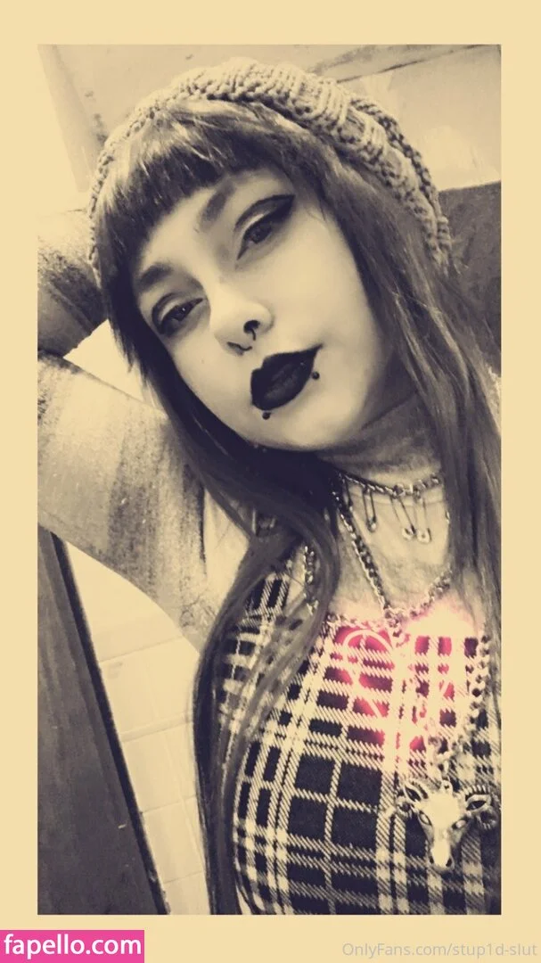 stup1d-slut Onlyfans Photo Gallery 