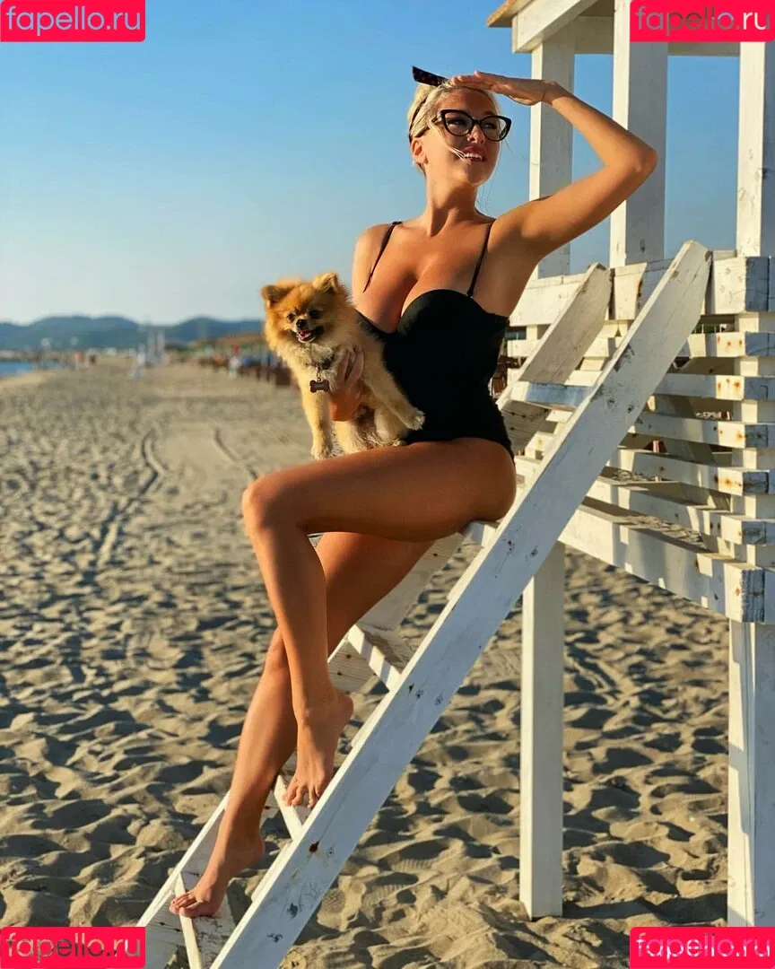 Xhulia Niсo Onlyfans Photo Gallery 
