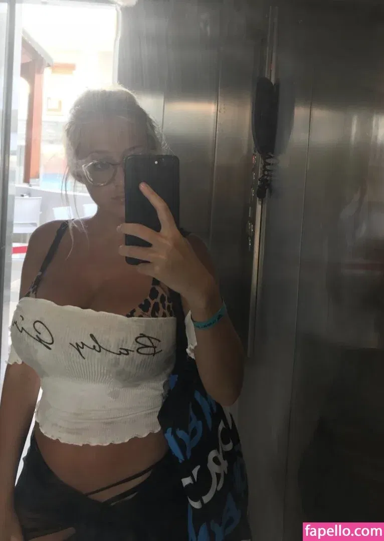 Xhulia Niсo Onlyfans Photo Gallery 