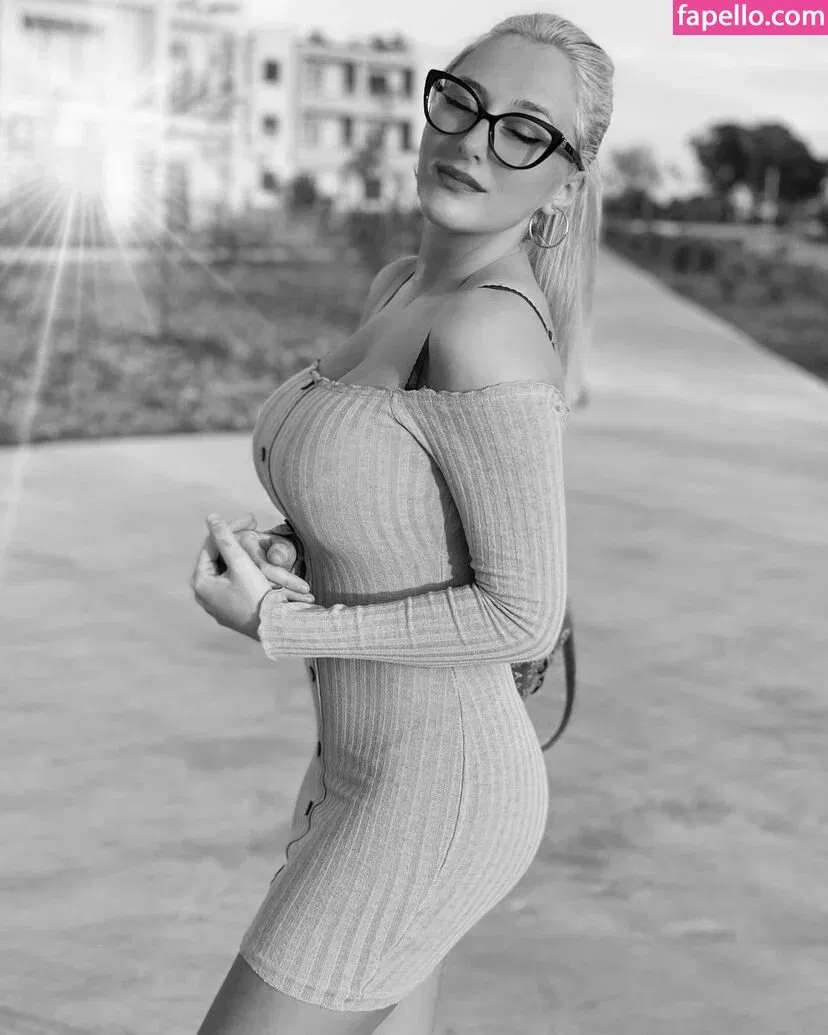 Xhulia Niсo Onlyfans Photo Gallery 