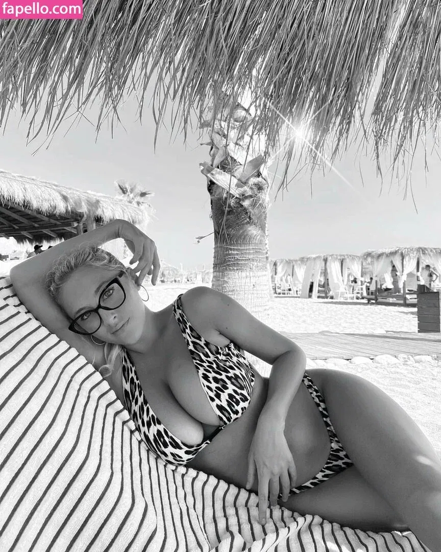 Xhulia Niсo Onlyfans Photo Gallery 