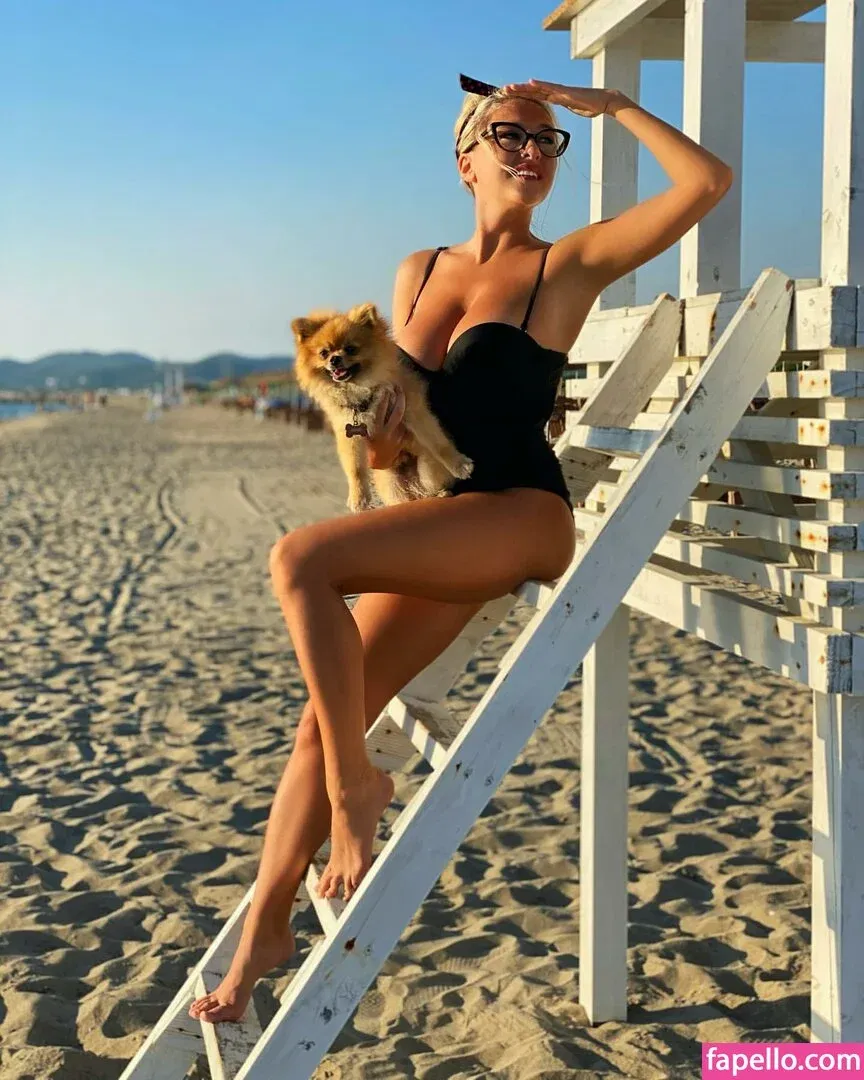 Xhulia Niсo Onlyfans Photo Gallery 