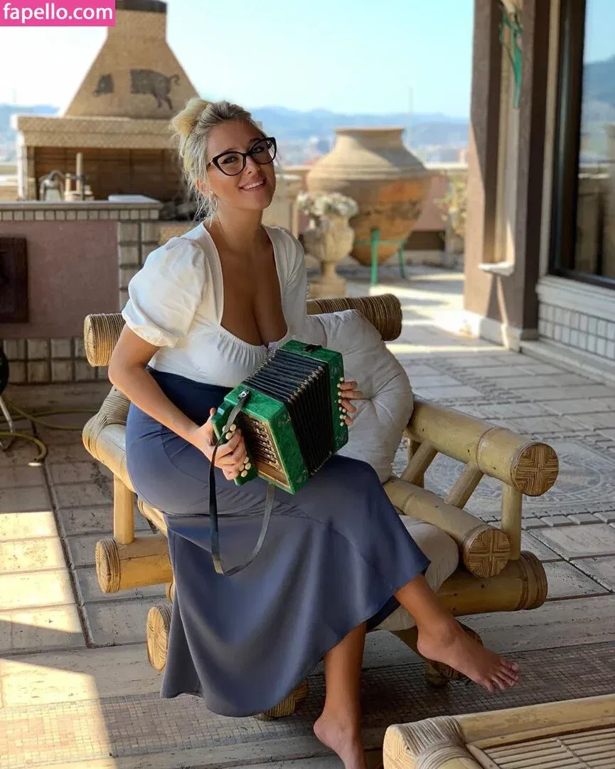 Xhulia Niсo Onlyfans Photo Gallery 