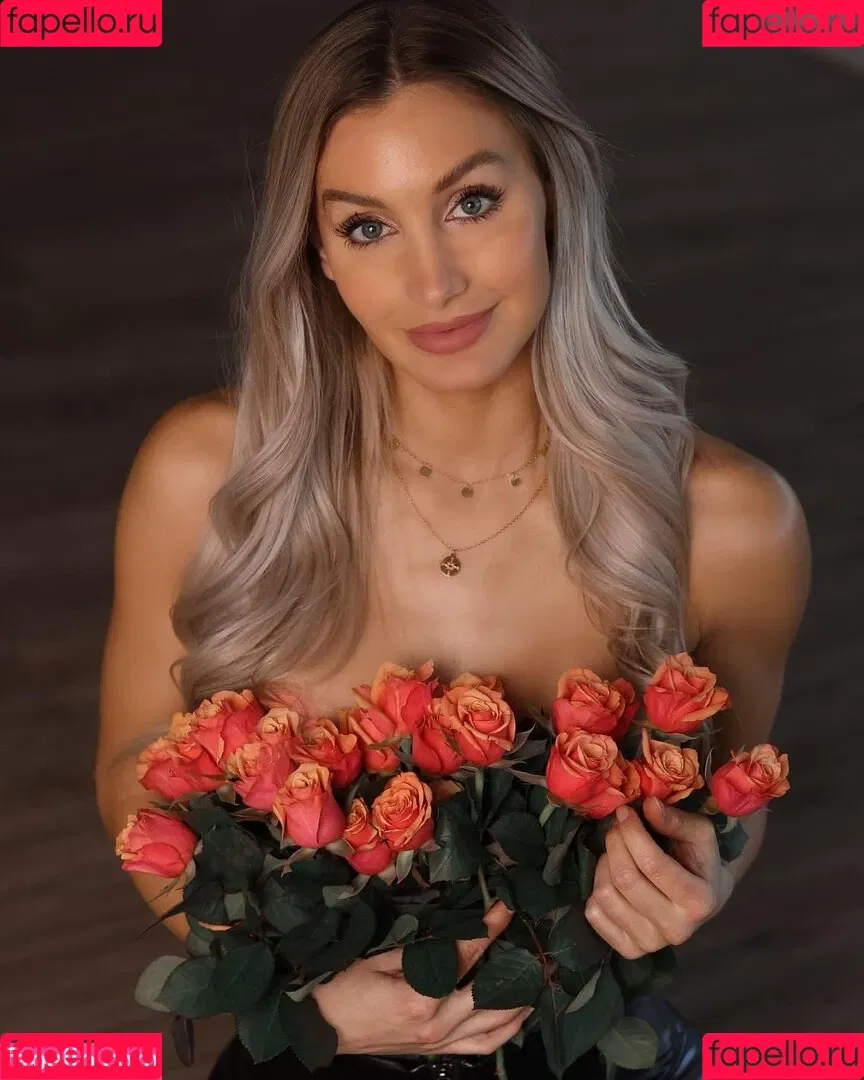 Julia Baessler Onlyfans Photo Gallery 