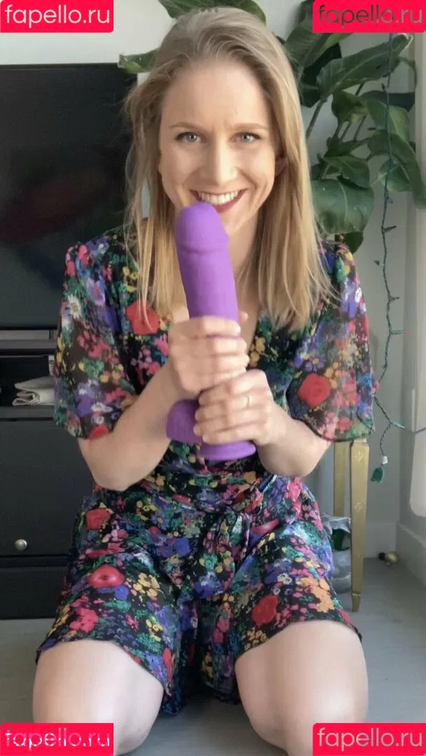 Demis Kitchen Onlyfans Photo Gallery 