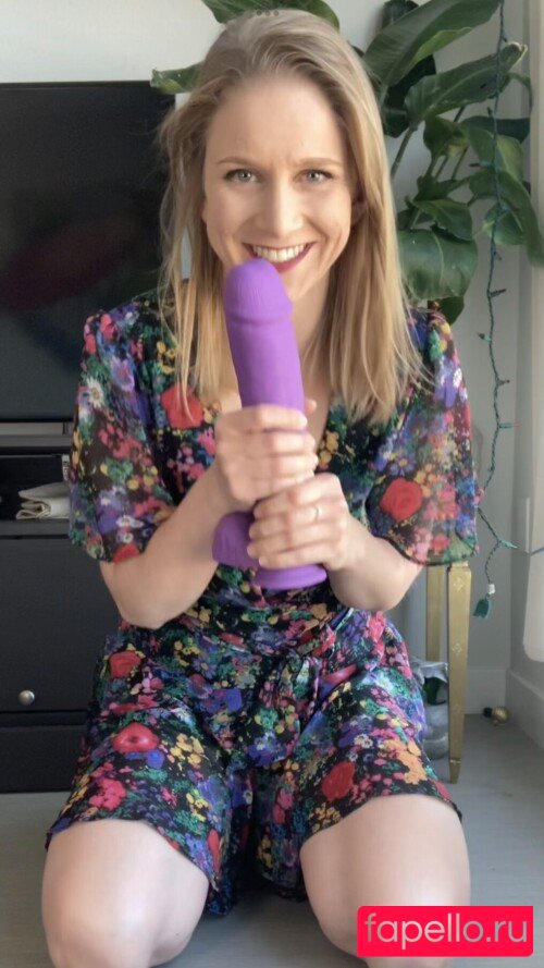 Demis Kitchen Nude Onlyfans Photo 15