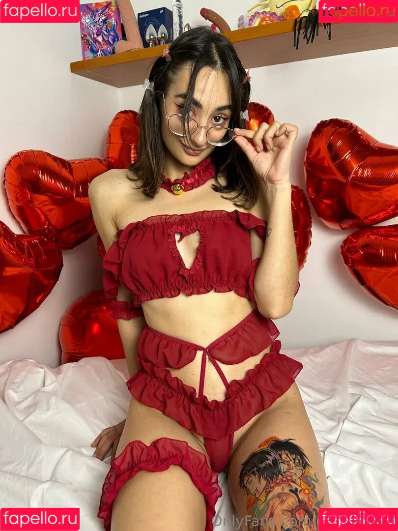petitenikky Onlyfans Photo Gallery 