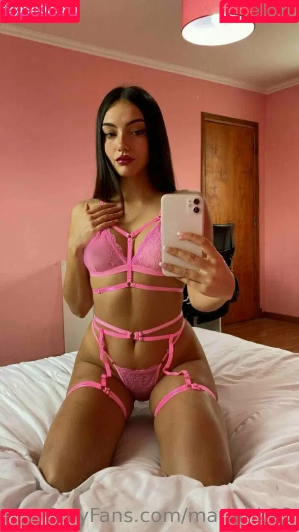 mariahh23 Onlyfans Photo Gallery 