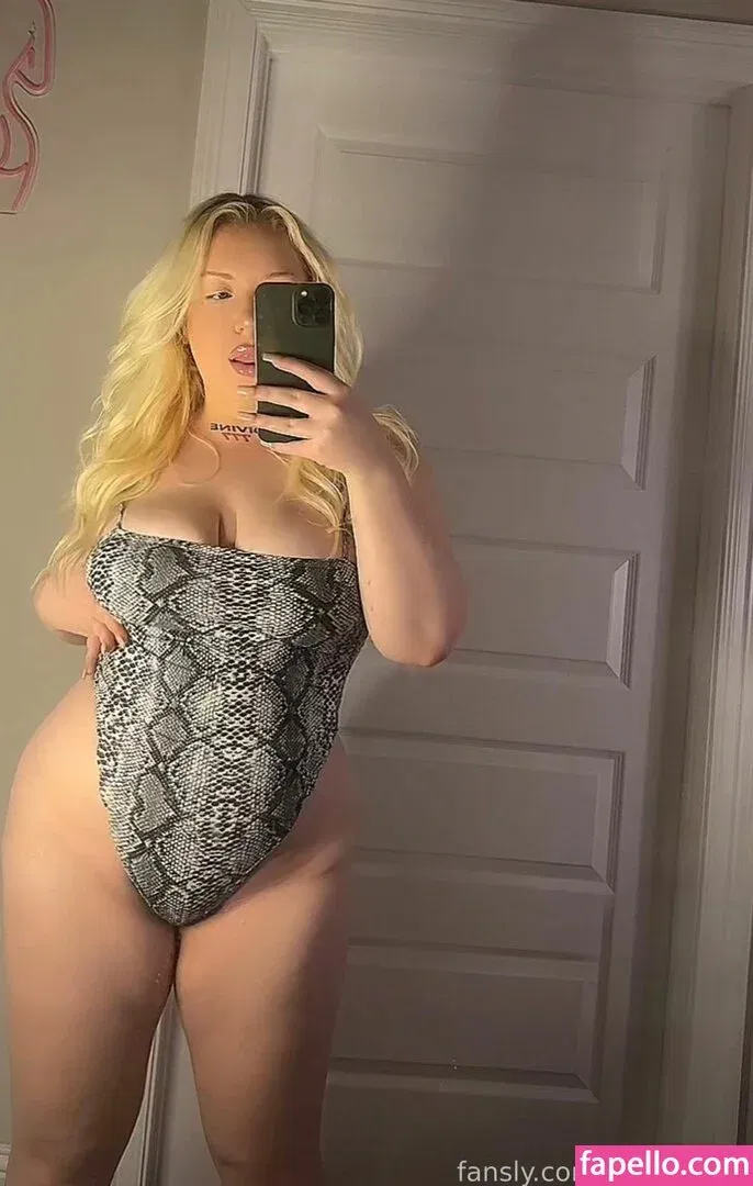 karmalexis Onlyfans Photo Gallery 