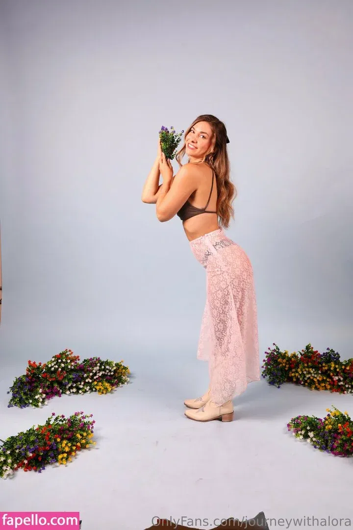 journeywithalora Onlyfans Photo Gallery 