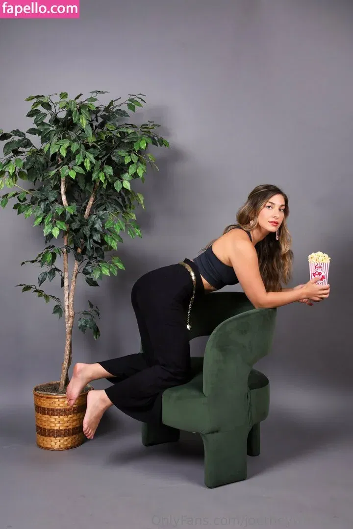 journeywithalora Onlyfans Photo Gallery 