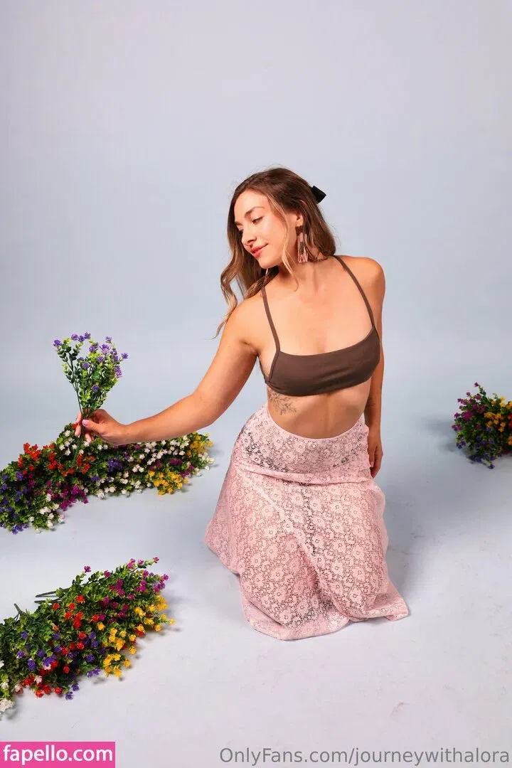 journeywithalora Onlyfans Photo Gallery 