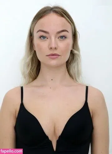 Elisa Schattenberg Onlyfans Photo Gallery 