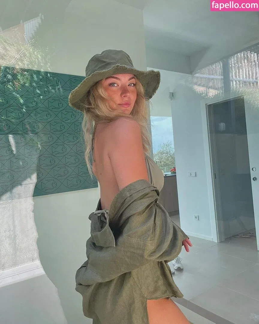 Elisa Schattenberg Onlyfans Photo Gallery 