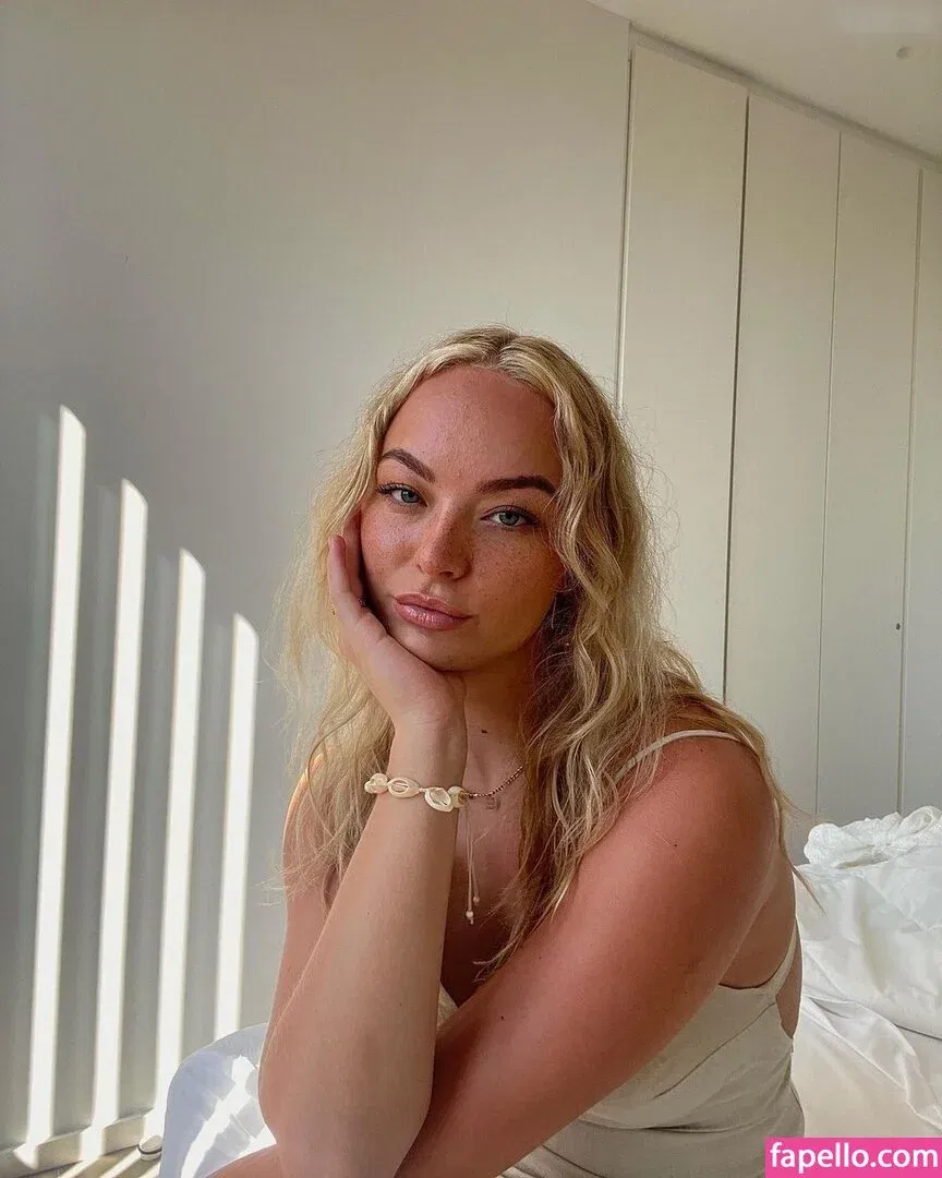 Elisa Schattenberg Onlyfans Photo Gallery 