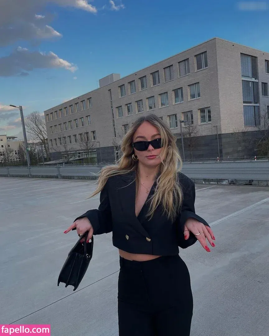 Elisa Schattenberg Onlyfans Photo Gallery 