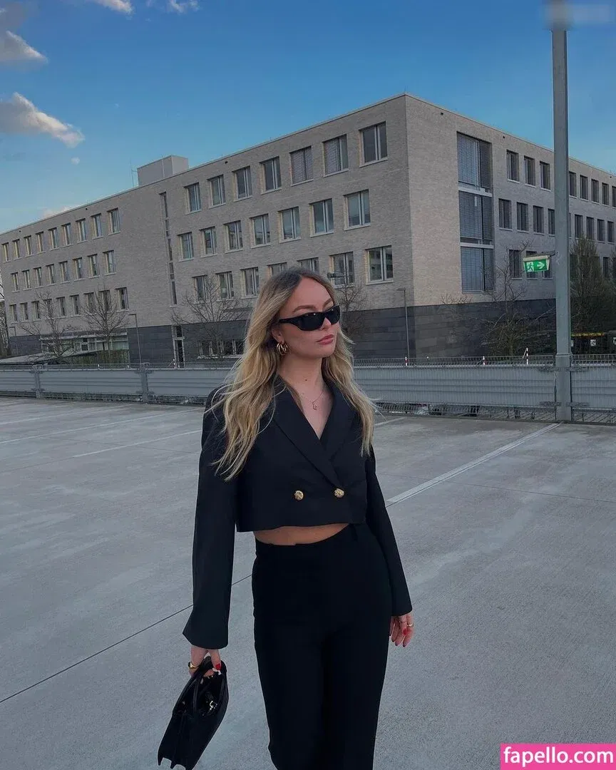 Elisa Schattenberg Onlyfans Photo Gallery 