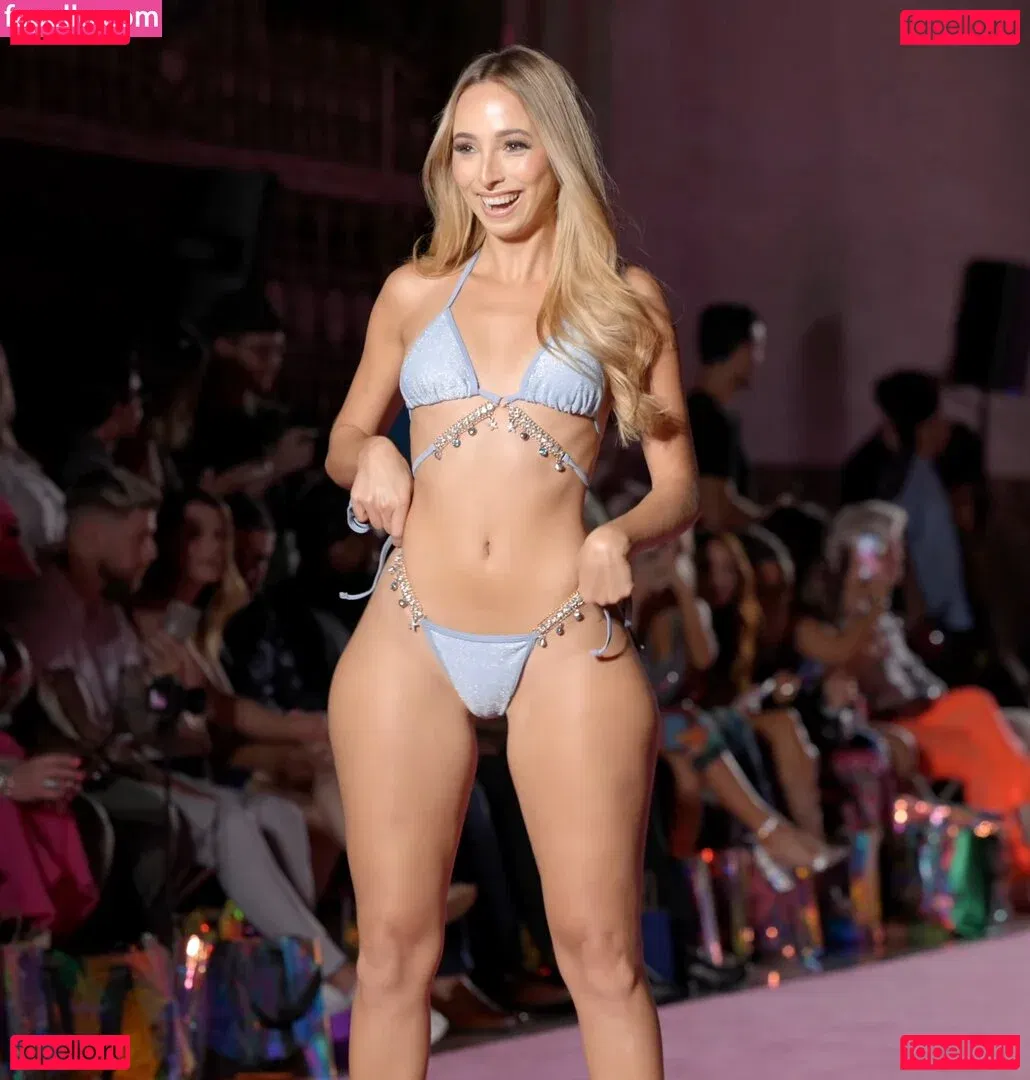 Beatriz Corbett Onlyfans Photo Gallery 