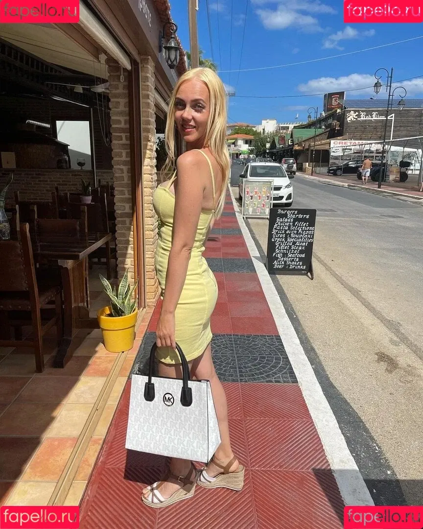 Sexy Julia Onlyfans Photo Gallery 
