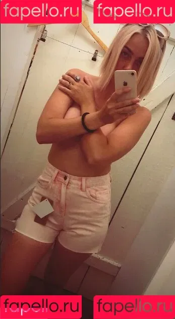 Sexy Julia Onlyfans Photo Gallery 