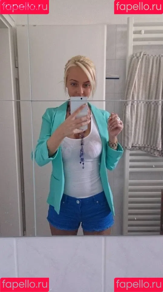 Sexy Julia Onlyfans Photo Gallery 