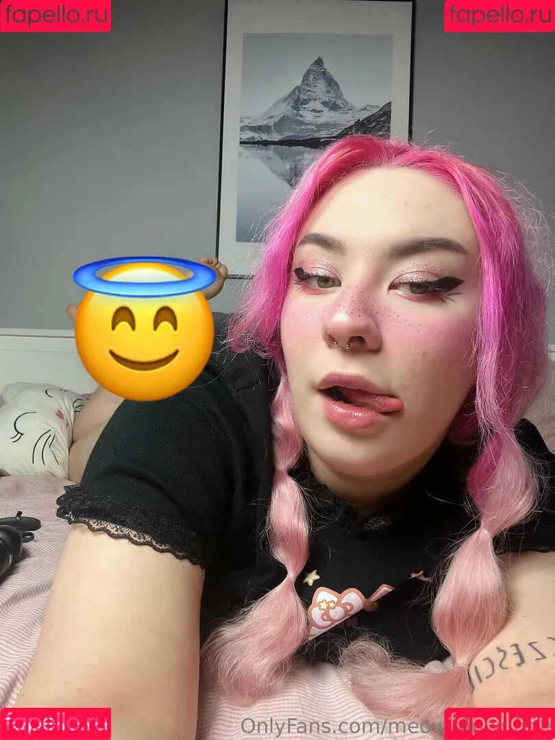 meowkauwufree Onlyfans Photo Gallery 