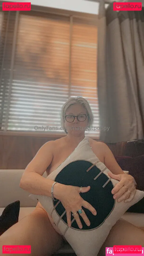 naturistpoppy Onlyfans Photo Gallery 