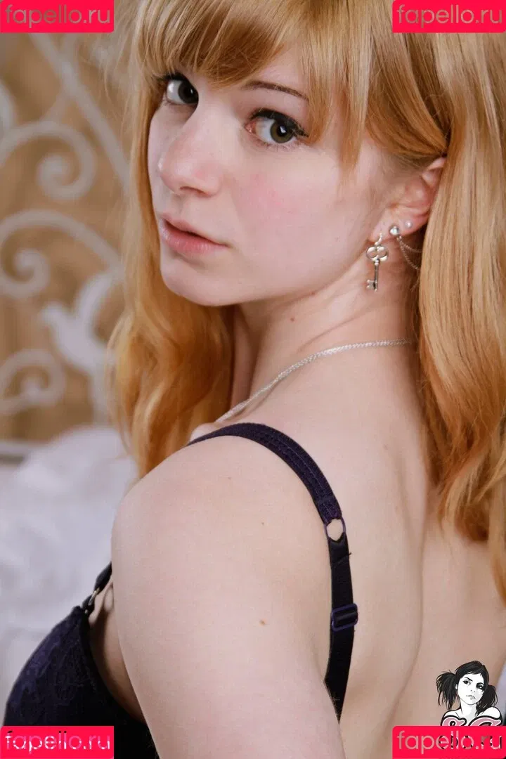 Mielle SG Onlyfans Photo Gallery 
