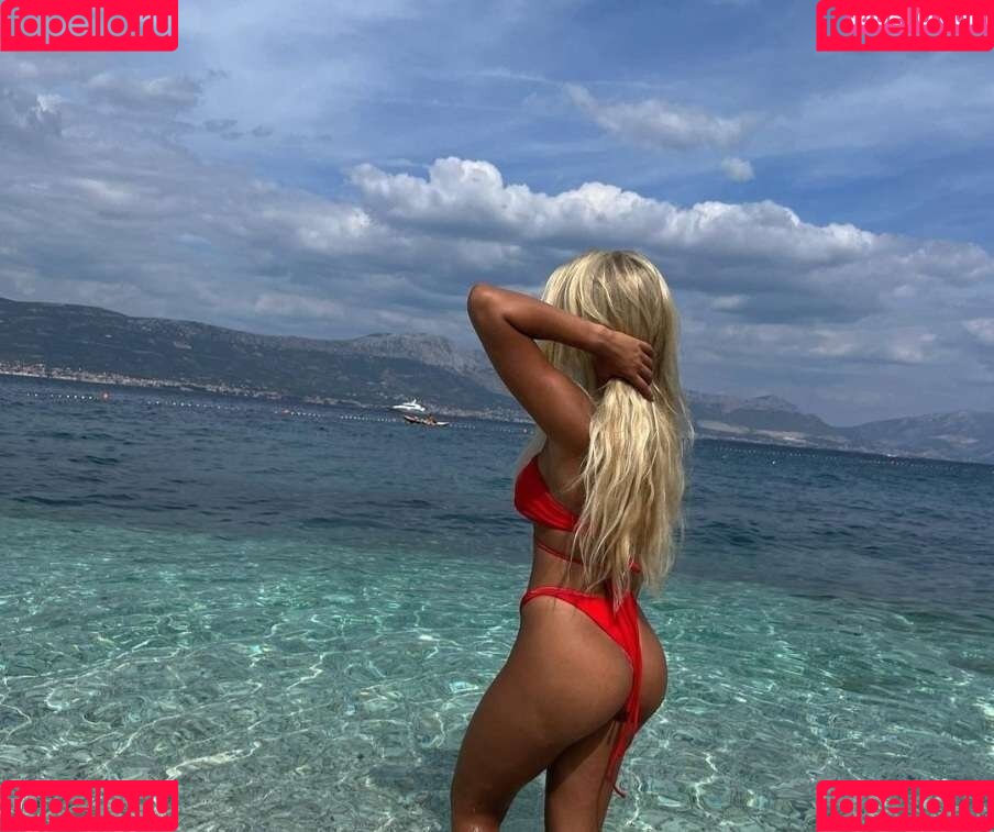 Lavinia Yakira Onlyfans Photo Gallery 