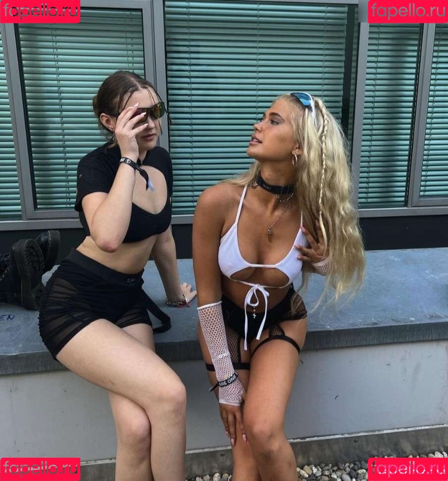 Lavinia Yakira Onlyfans Photo Gallery 