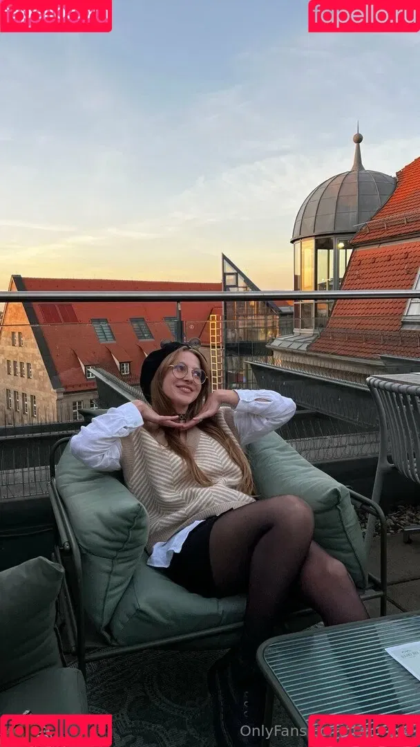 Liza Rose Onlyfans Photo Gallery 
