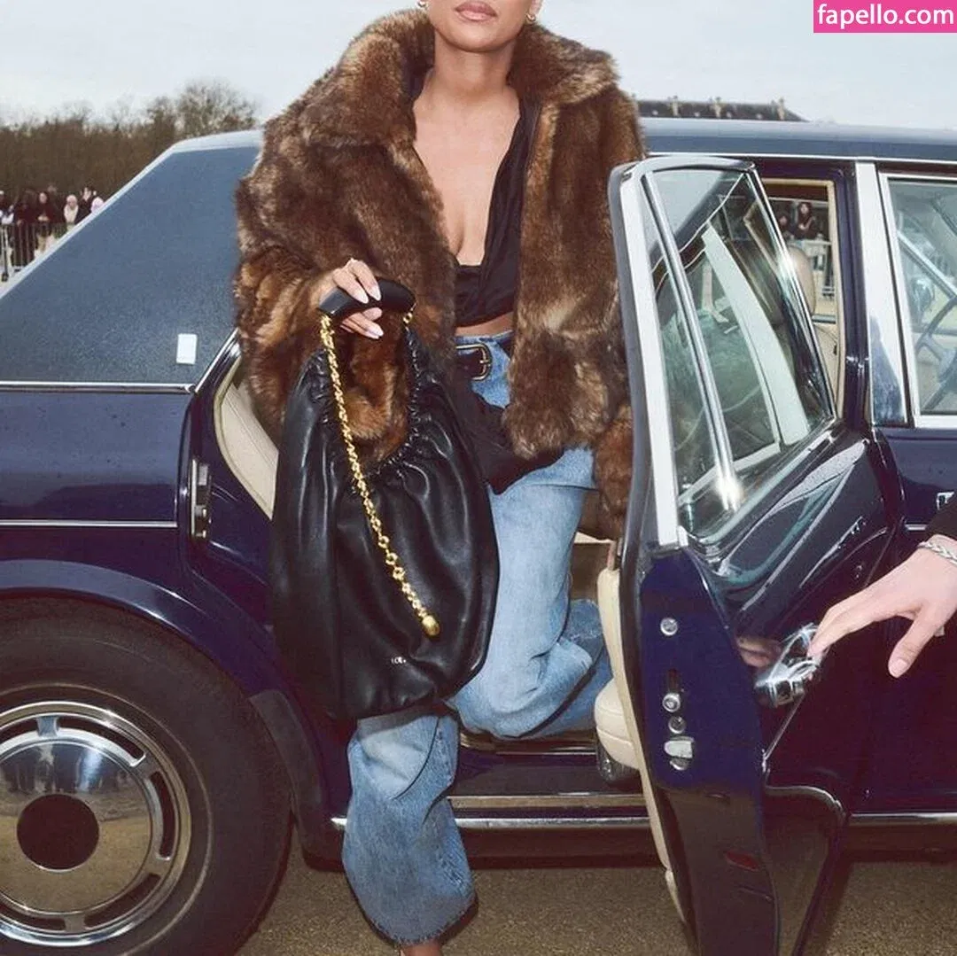 Sophie Wilde Onlyfans Photo Gallery 