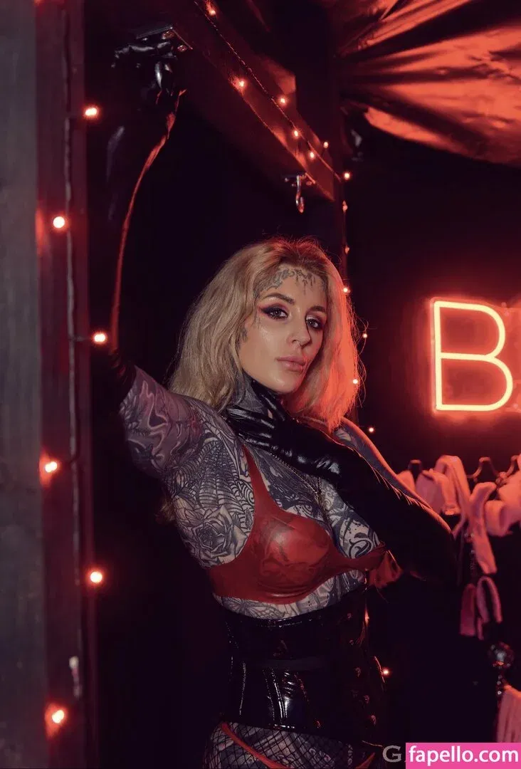 Sophie Wilde Onlyfans Photo Gallery 