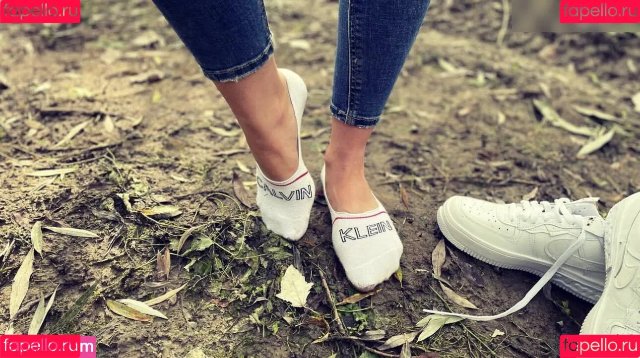 socksqueenforyou Onlyfans Photo Gallery 