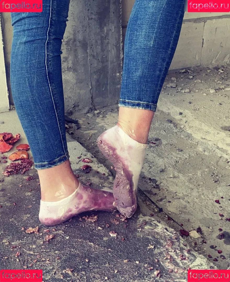socksqueenforyou Onlyfans Photo Gallery 