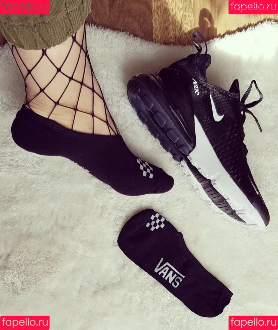 socksqueenforyou Onlyfans Photo Gallery 