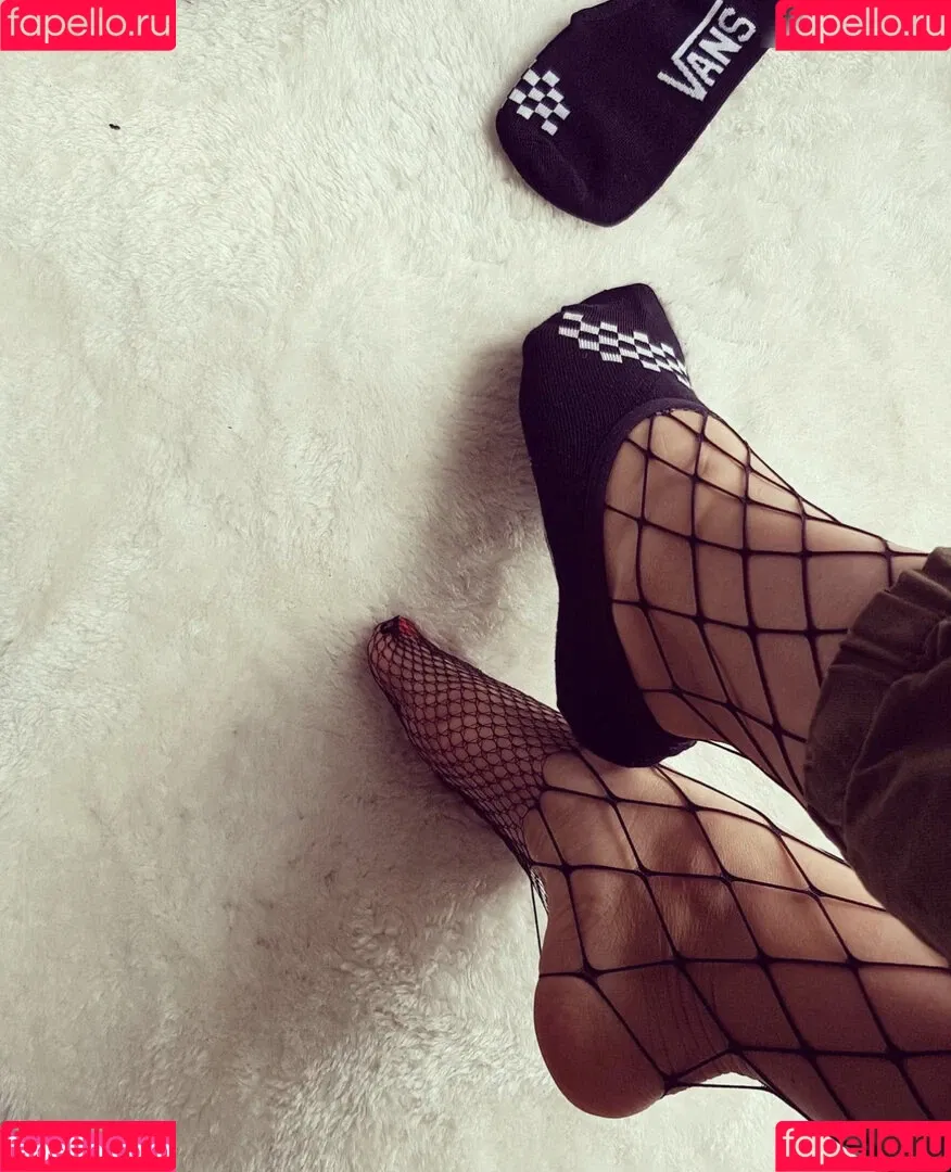socksqueenforyou Onlyfans Photo Gallery 