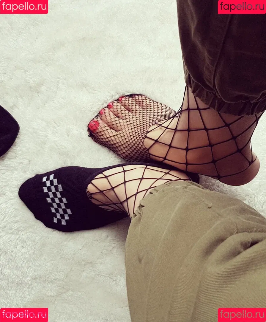 socksqueenforyou Onlyfans Photo Gallery 