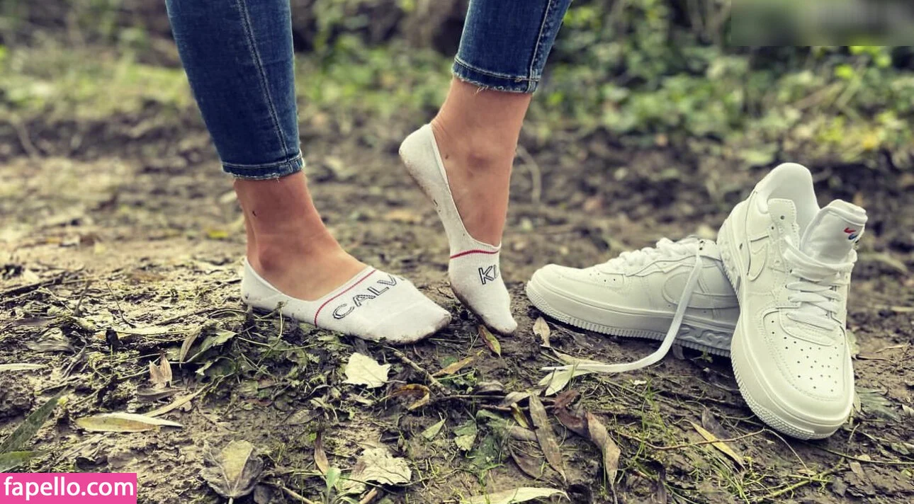 socksqueenforyou Onlyfans Photo Gallery 