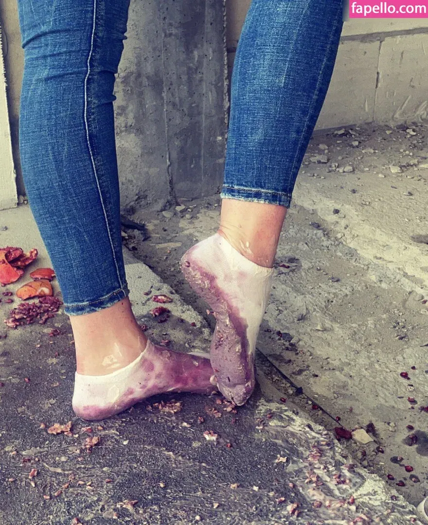 socksqueenforyou Onlyfans Photo Gallery 