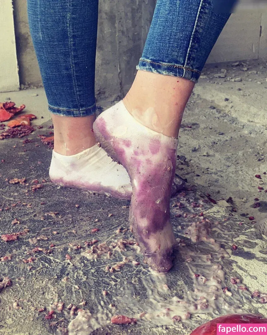 socksqueenforyou Onlyfans Photo Gallery 