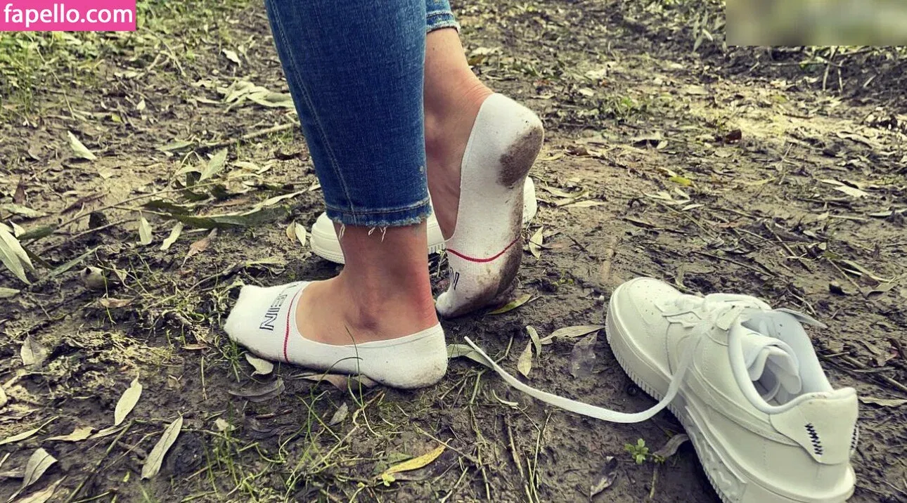 socksqueenforyou Onlyfans Photo Gallery 