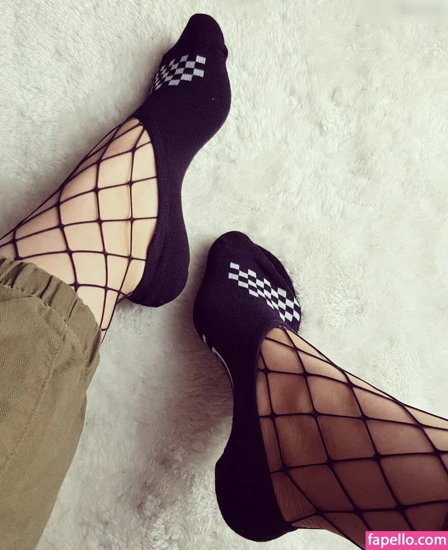 socksqueenforyou Onlyfans Photo Gallery 