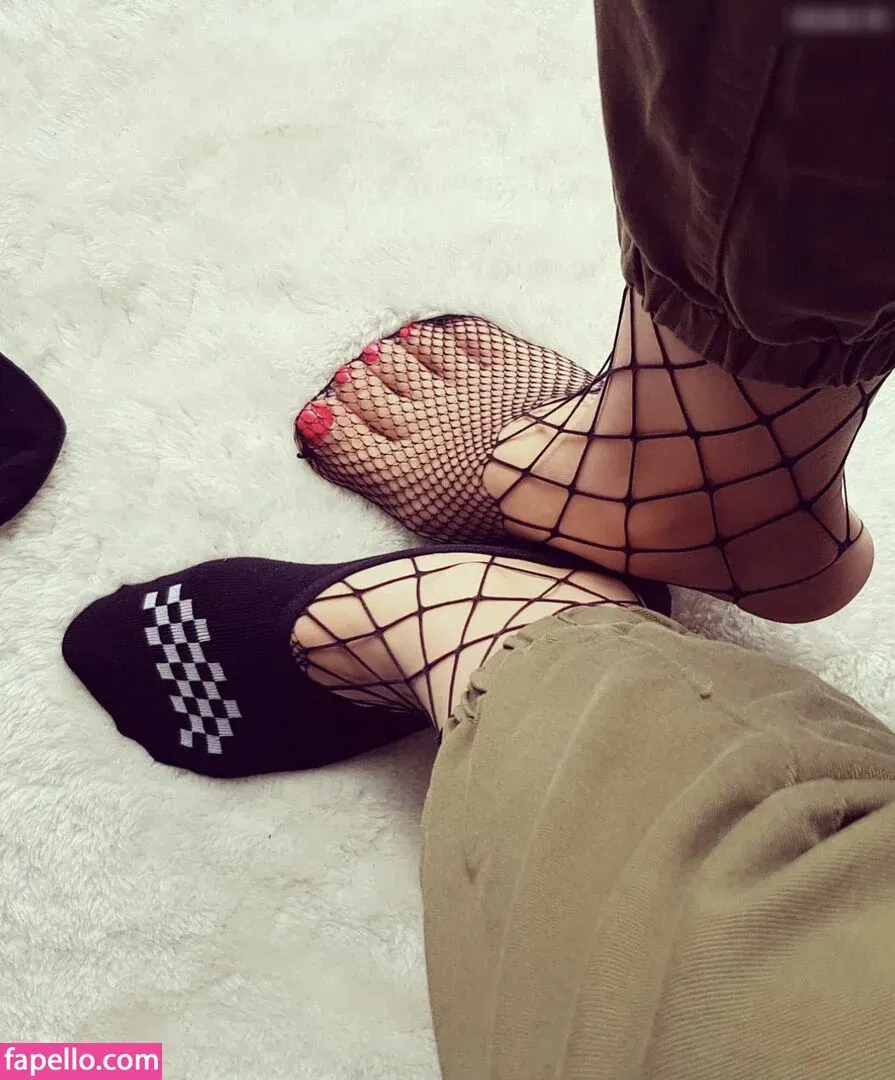 socksqueenforyou Onlyfans Photo Gallery 