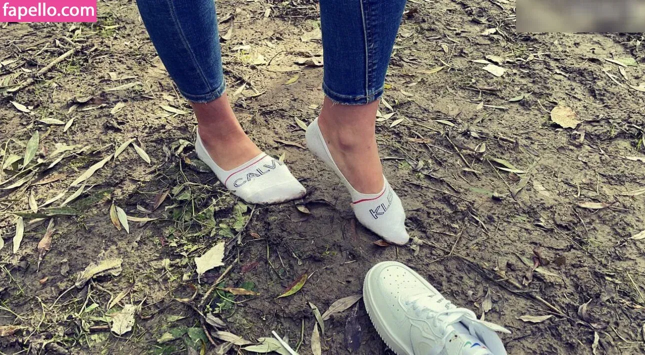 socksqueenforyou Onlyfans Photo Gallery 