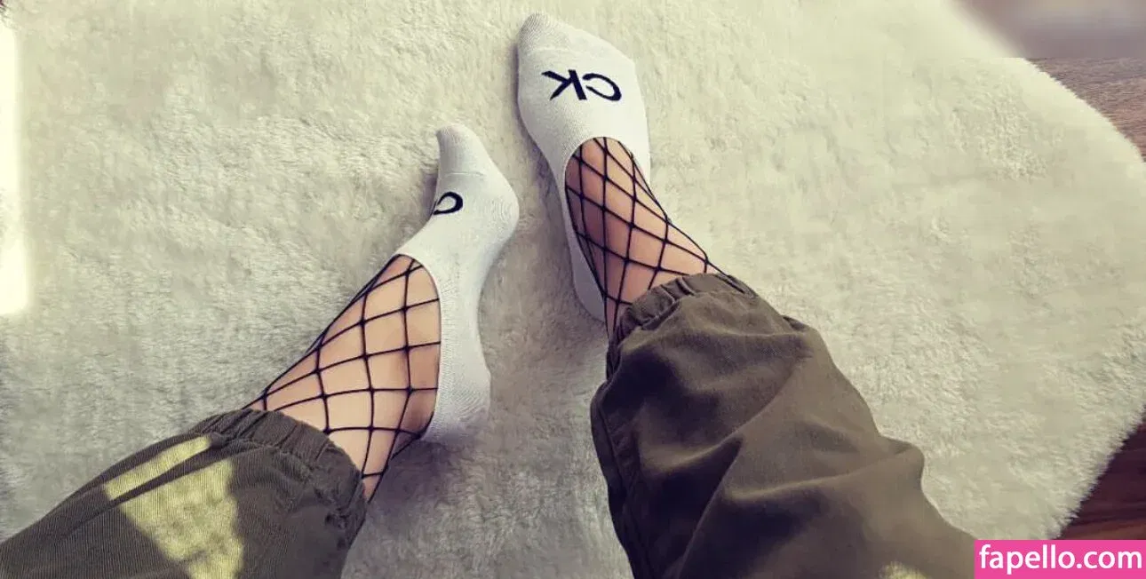 socksqueenforyou Onlyfans Photo Gallery 