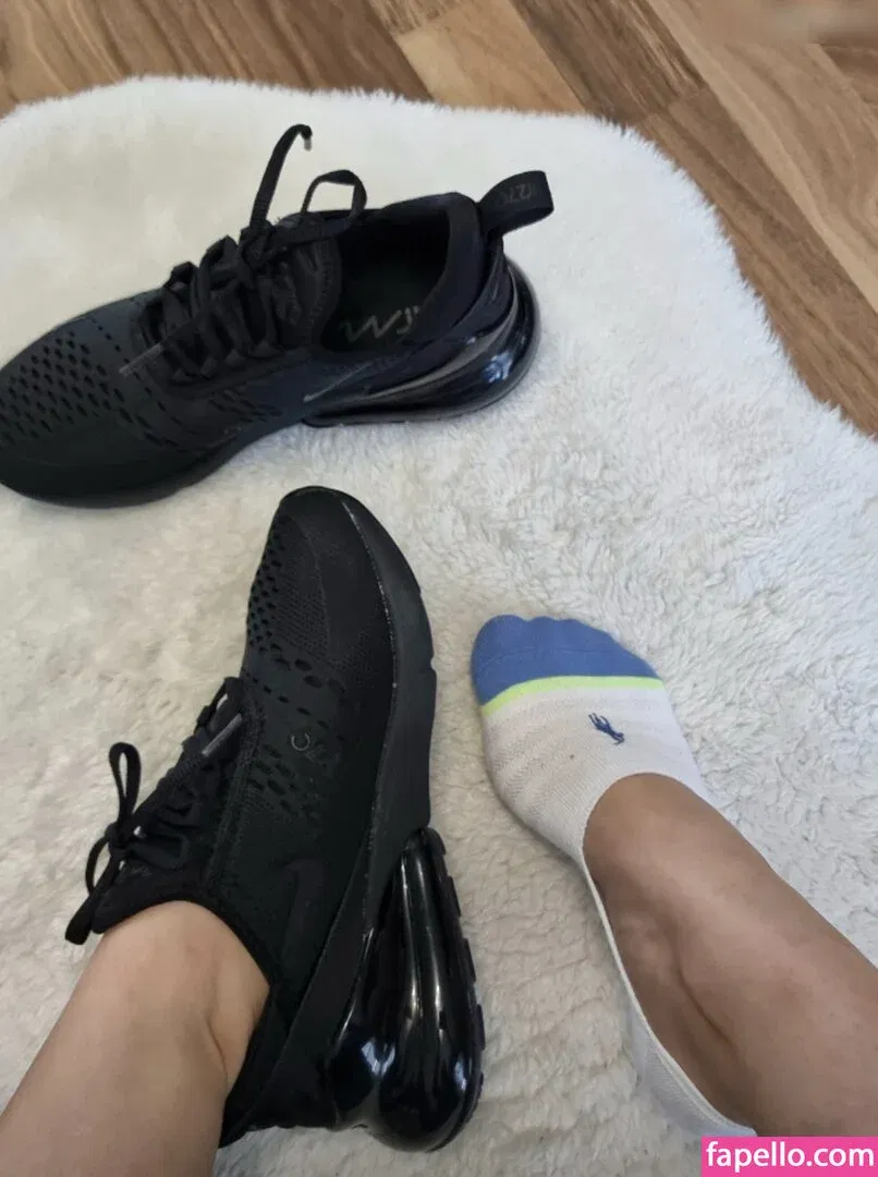 socksqueenforyou Onlyfans Photo Gallery 