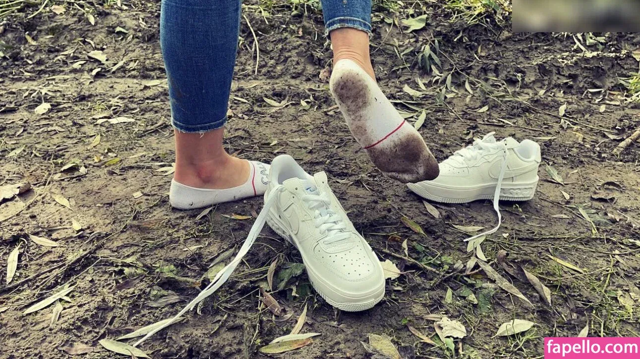 socksqueenforyou Onlyfans Photo Gallery 